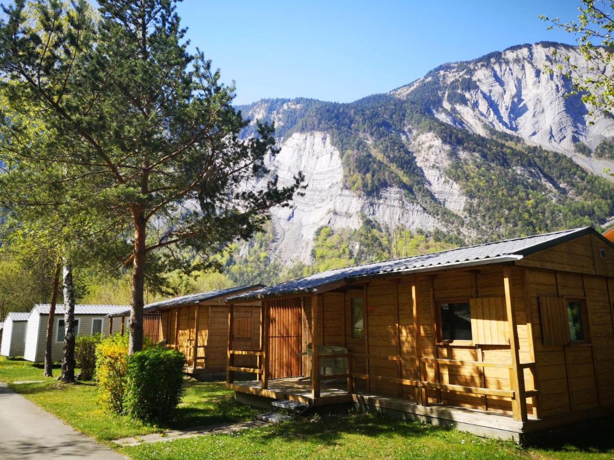 Camping Le Colporteur Hotell Le Bourg-dʼOisans Eksteriør bilde