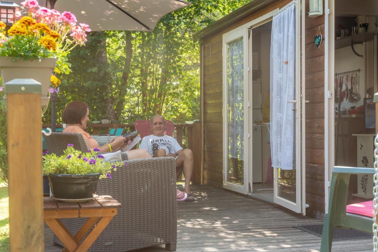 Camping Le Colporteur Hotell Le Bourg-dʼOisans Eksteriør bilde