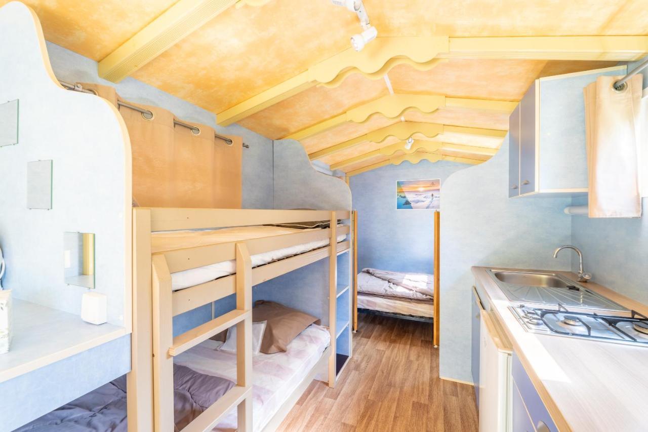 Camping Le Colporteur Hotell Le Bourg-dʼOisans Eksteriør bilde
