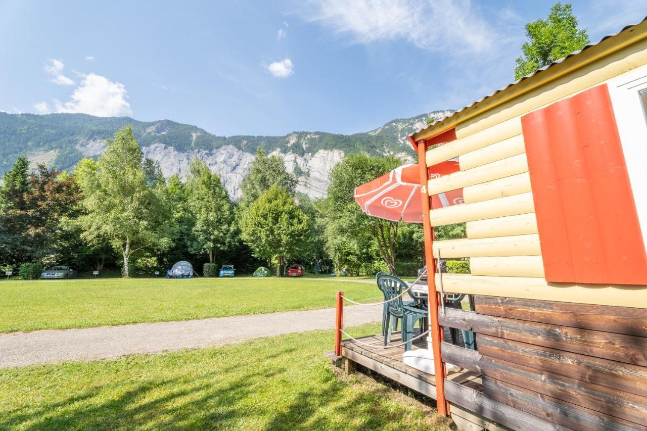 Camping Le Colporteur Hotell Le Bourg-dʼOisans Eksteriør bilde