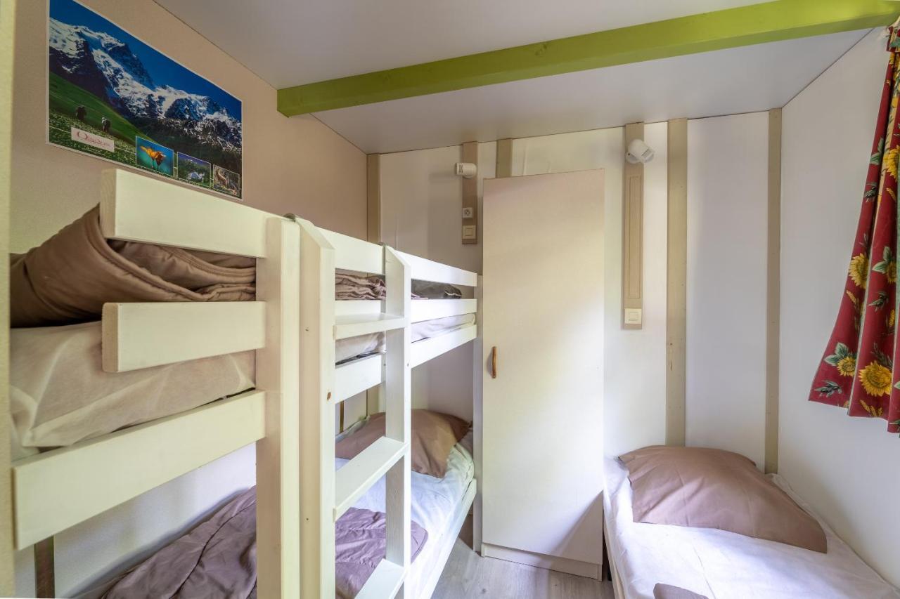 Camping Le Colporteur Hotell Le Bourg-dʼOisans Eksteriør bilde