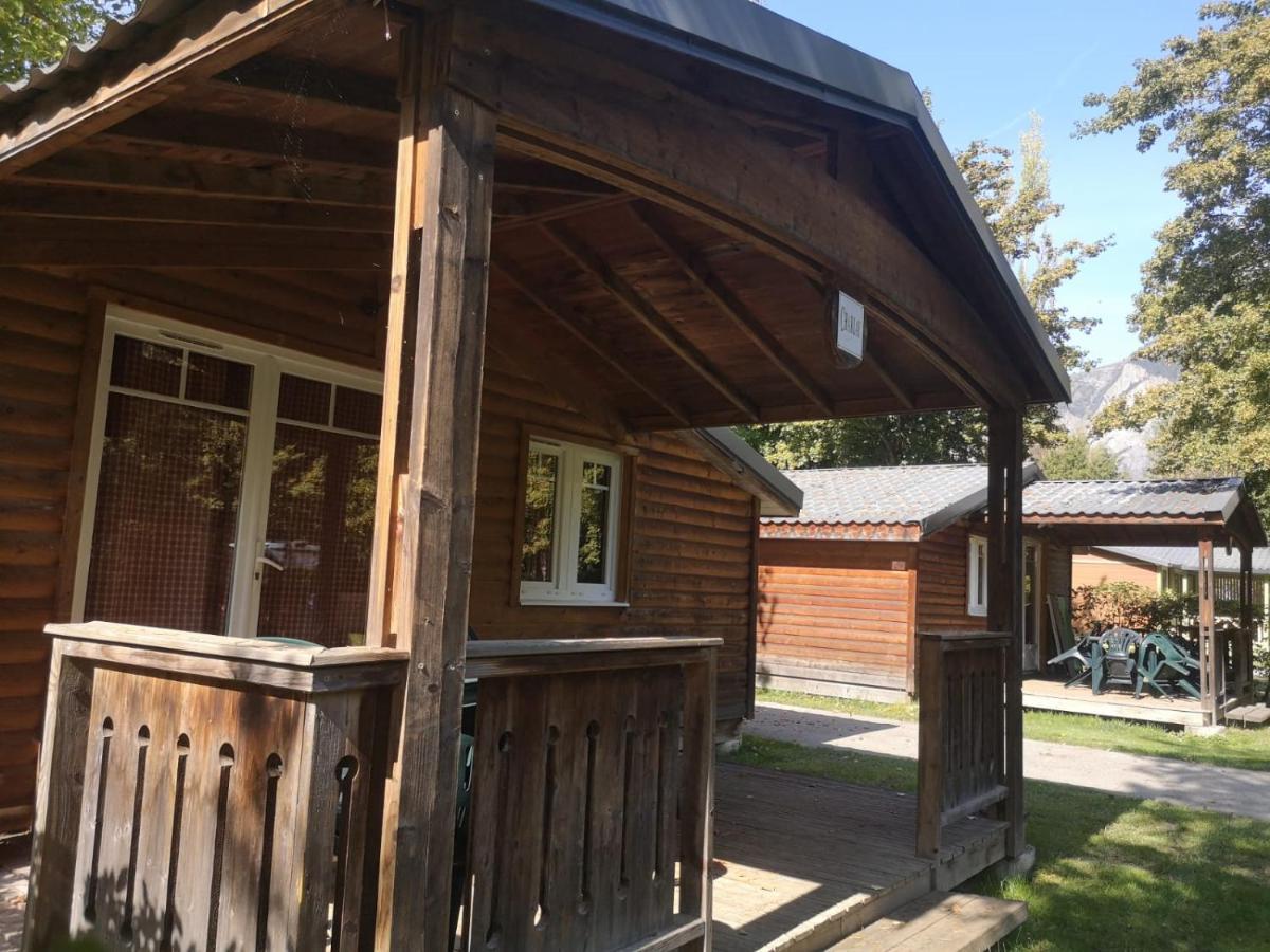 Camping Le Colporteur Hotell Le Bourg-dʼOisans Eksteriør bilde