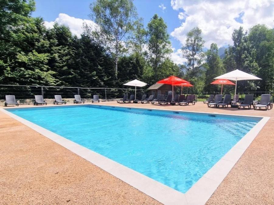 Camping Le Colporteur Hotell Le Bourg-dʼOisans Eksteriør bilde