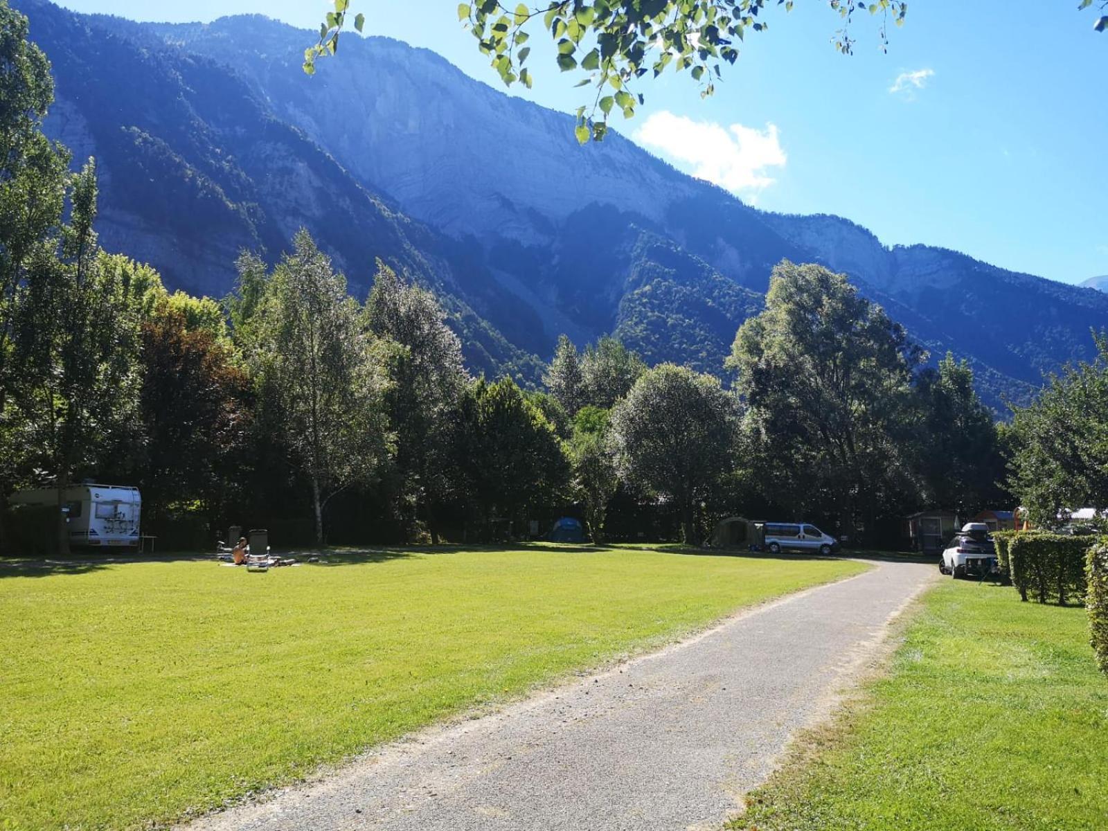 Camping Le Colporteur Hotell Le Bourg-dʼOisans Eksteriør bilde