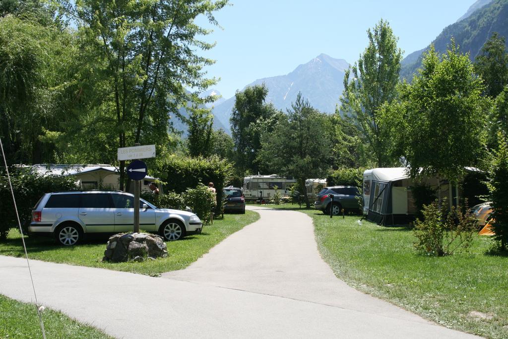Camping Le Colporteur Hotell Le Bourg-dʼOisans Eksteriør bilde