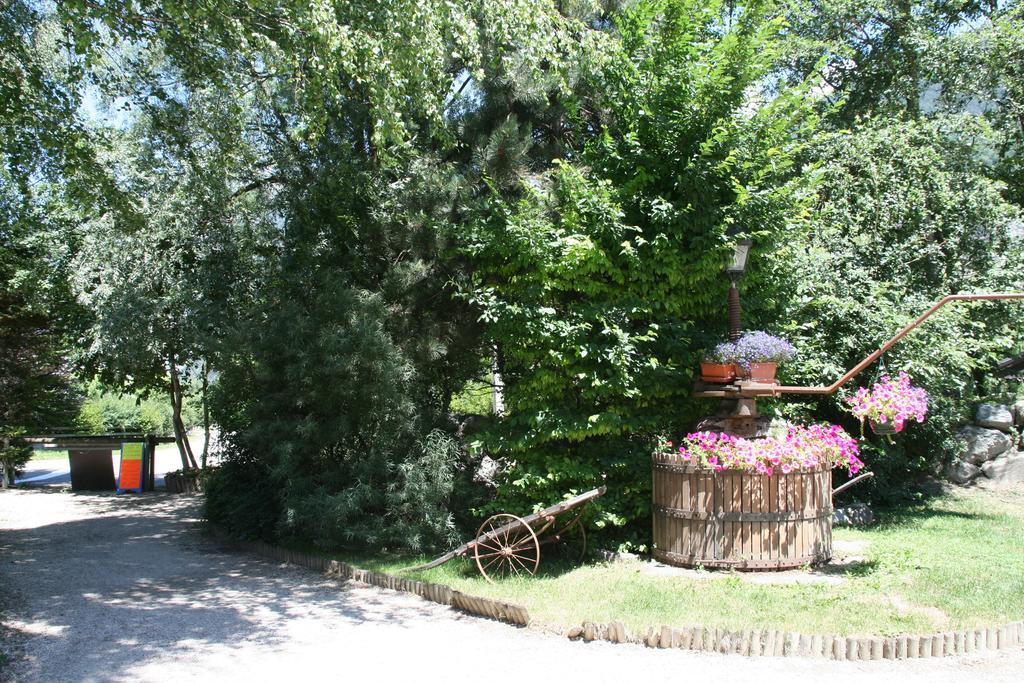 Camping Le Colporteur Hotell Le Bourg-dʼOisans Eksteriør bilde