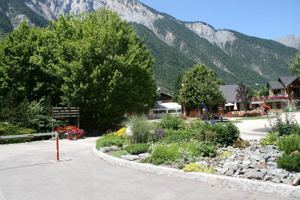 Camping Le Colporteur Hotell Le Bourg-dʼOisans Eksteriør bilde