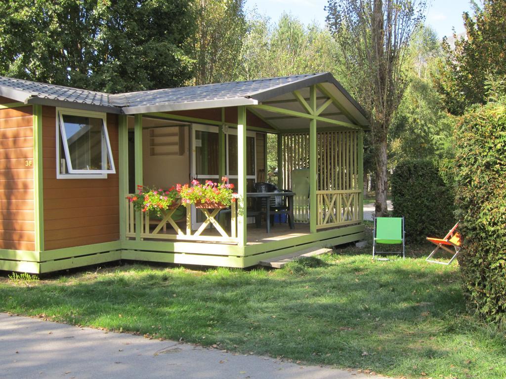 Camping Le Colporteur Hotell Le Bourg-dʼOisans Eksteriør bilde